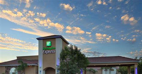 holiday inn express oakdale.
